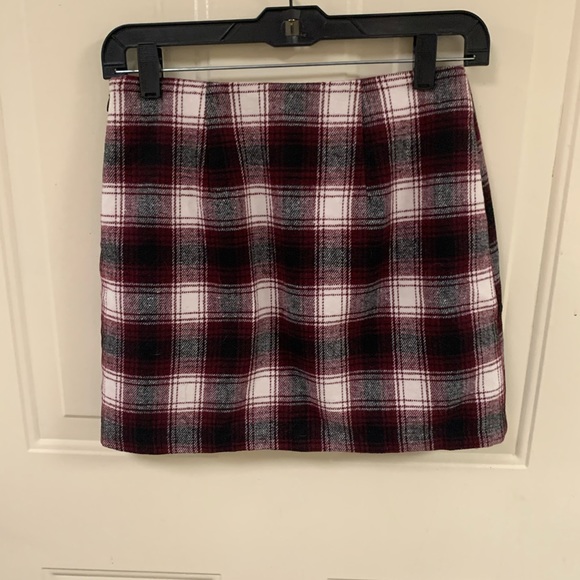 Plaid Skirt - Picture 5 of 5